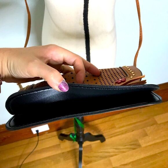 NWT Cute Faux Leather Crossbody Bag - Picture 13 of 15